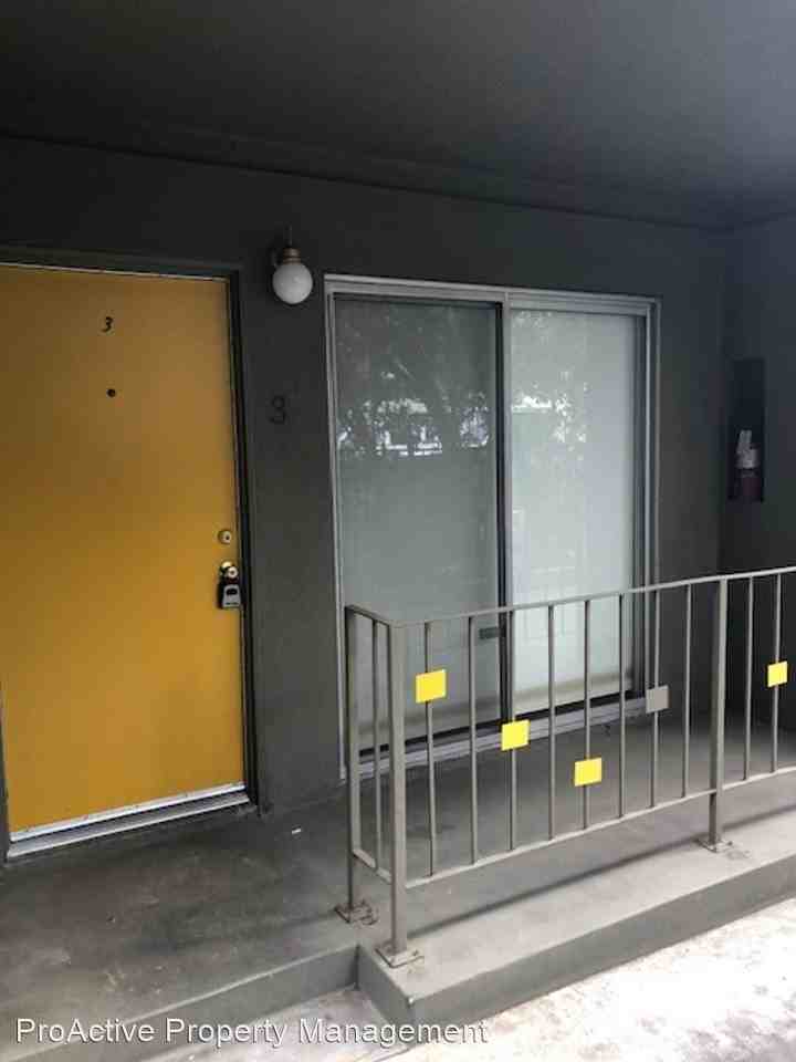 218 S Ave 66 - Photo 2 of 8