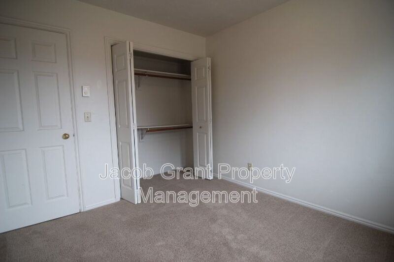 1940 S Ammon Rd #1 - Photo 6 of 8