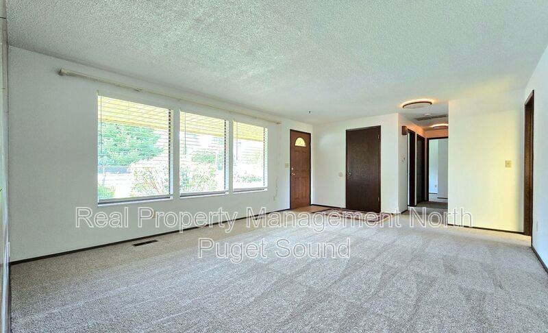 2403 117th Ave Ne - Photo 5 of 27