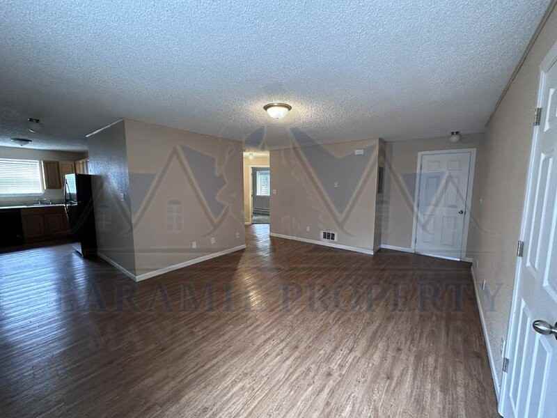 1162 N 19th St #A - Photo 4 of 18