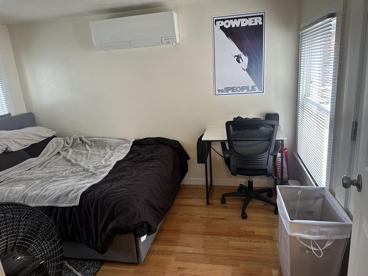 528 E 3rd St #2R - Photo 5 of 9