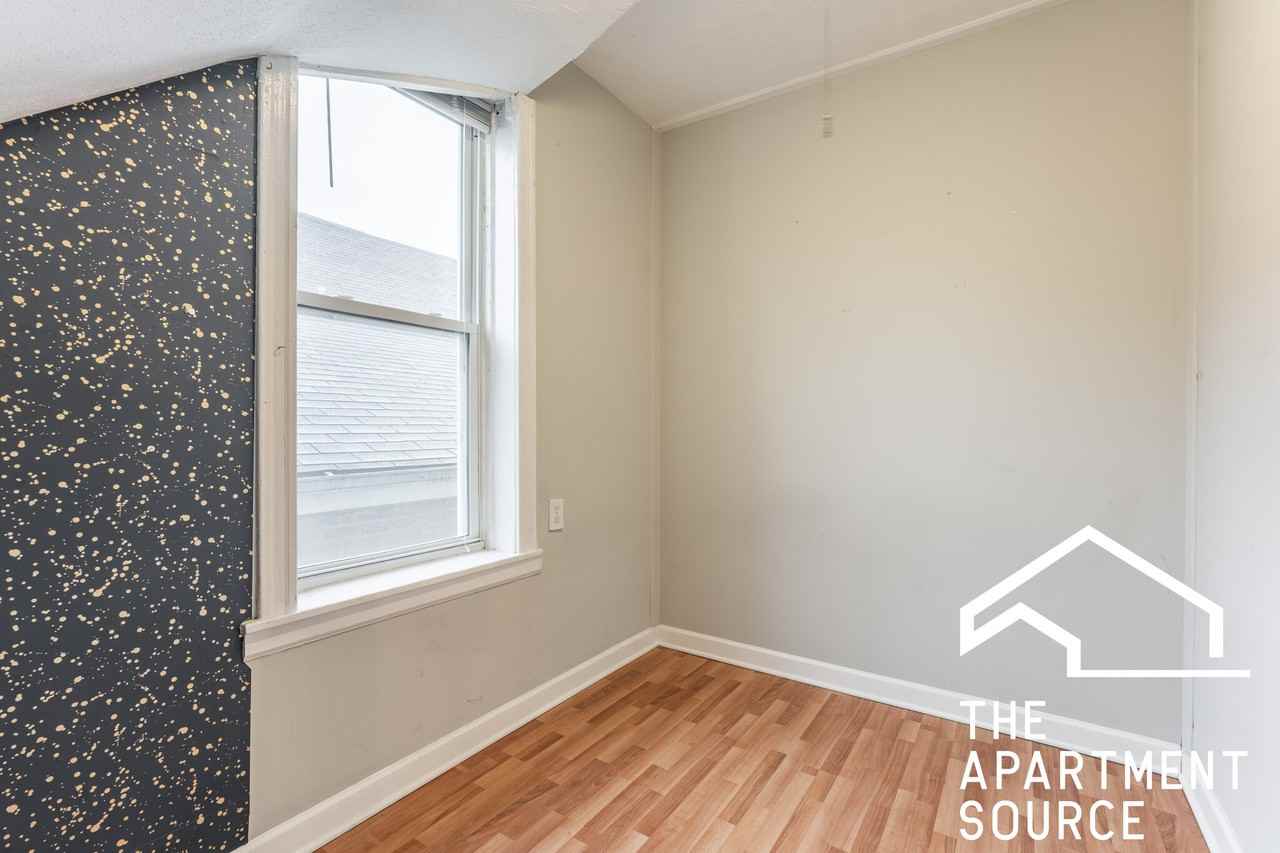 2921 N Allen Ave #1 - Photo 5 of 13