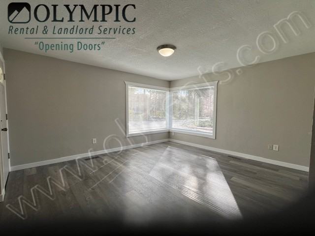 902 North St Se - Photo 2 of 8