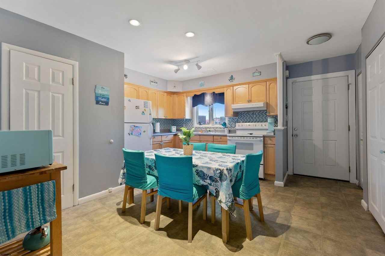 101 East Oak Avenue - Photo 3 of 8