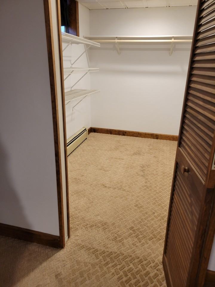 727 Bootleg Rd - Photo 3 of 18