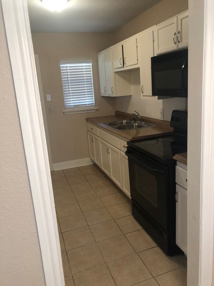 10563 Dawn Dr - Photo 3 of 7