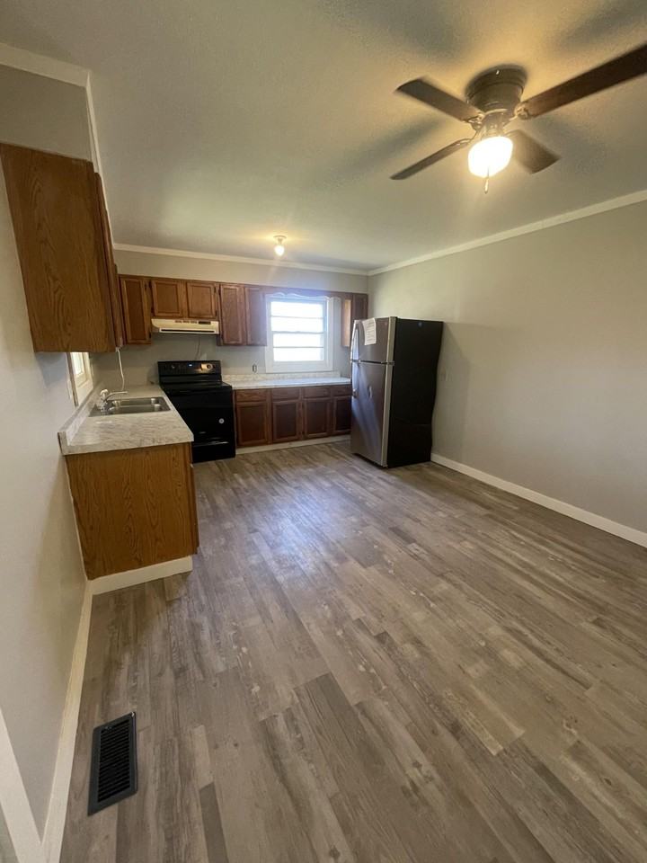 385 Kinnard Rd - Photo 2 of 8