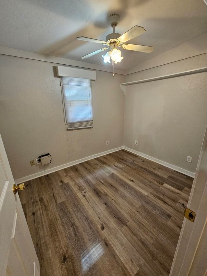 337 W Bockman Way - Photo 3 of 6