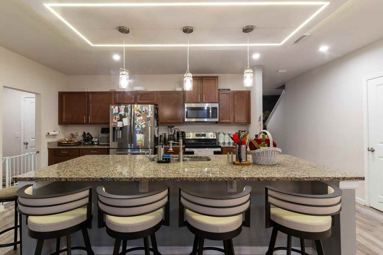 10712 Hawks Landing Dr - Photo 4 of 39