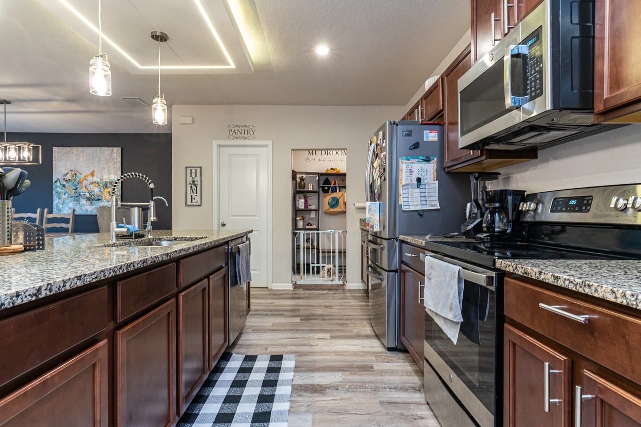 10712 Hawks Landing Dr - Photo 5 of 39