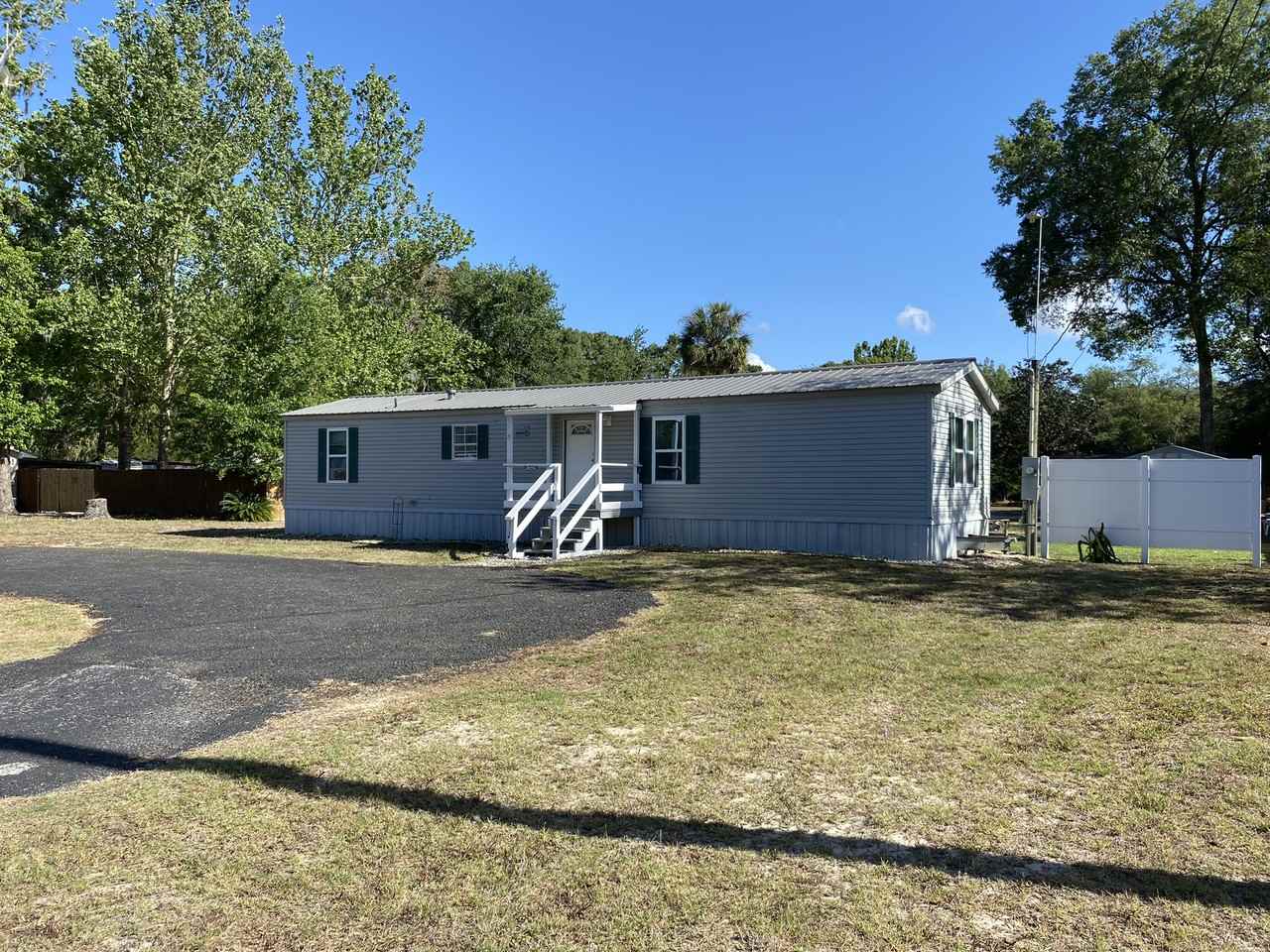 6368 W Grant St - Photo 2 of 16