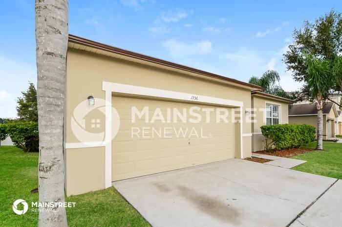 1756 Strathmore Cir - Photo 3 of 16