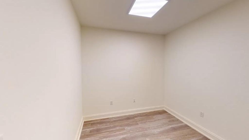 Hanover Sq #8T - Photo 4 of 9