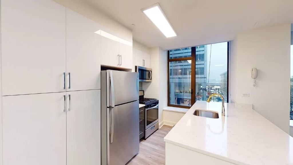 Hanover Sq #2A - Photo 2 of 4