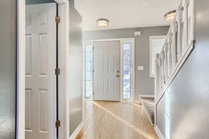 10915 Fox Hollow Ln N - Photo 2 of 22