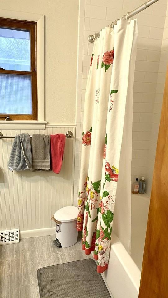 1804 Broadview Pl #1 - Photo 4 of 15