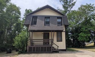 featured image of 1221 6th St