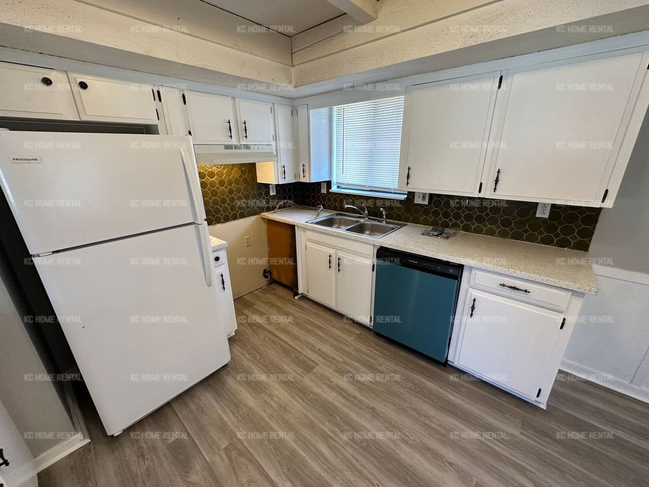 2739 N 82nd St - Photo 2 of 32