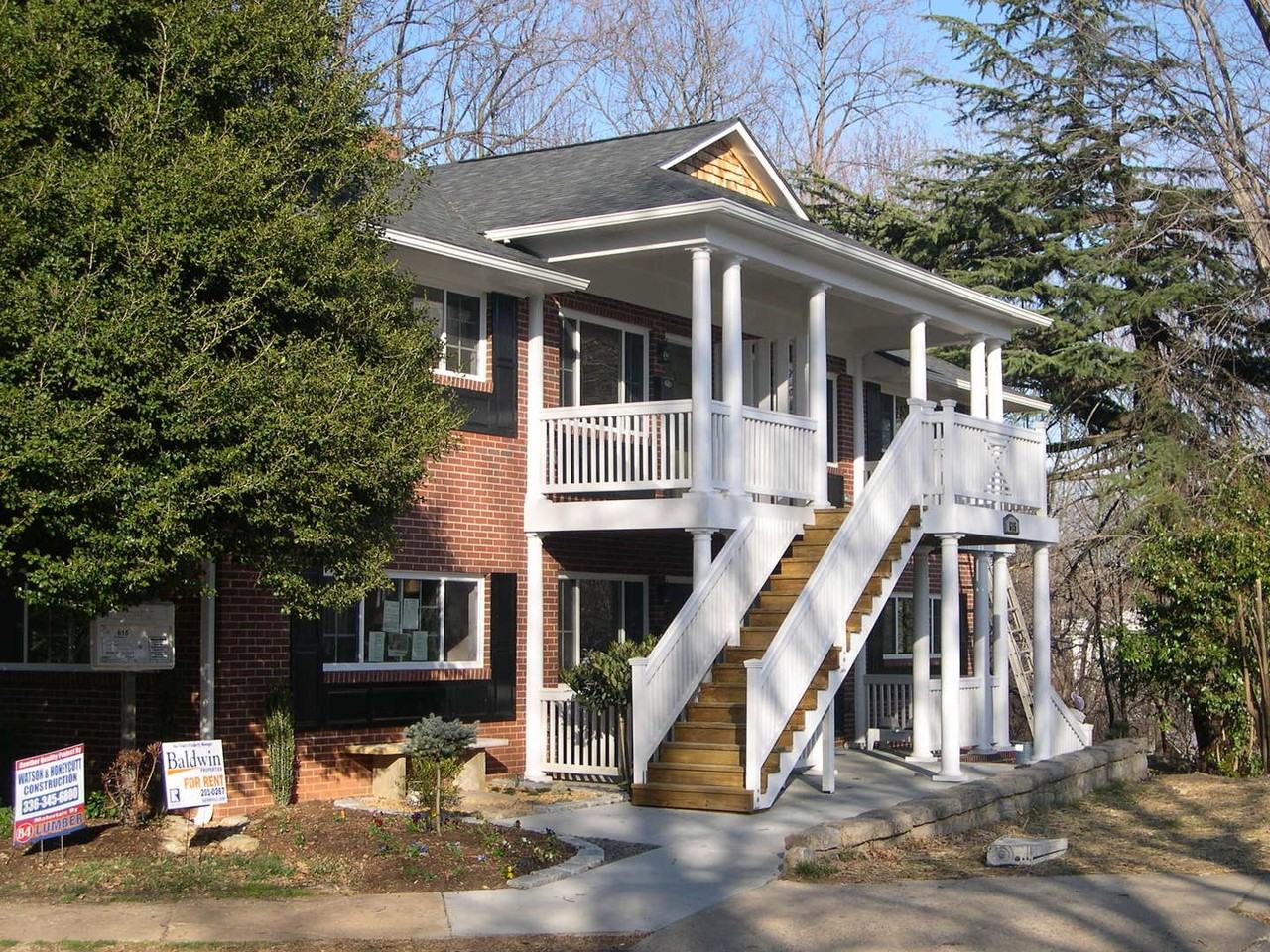 615 N SPRING STREET APARTMENTS - Photo 3 of 7