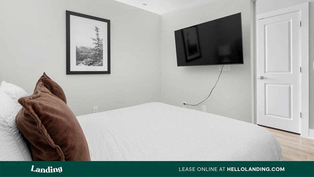 545 Foster Street - Photo 6 of 50