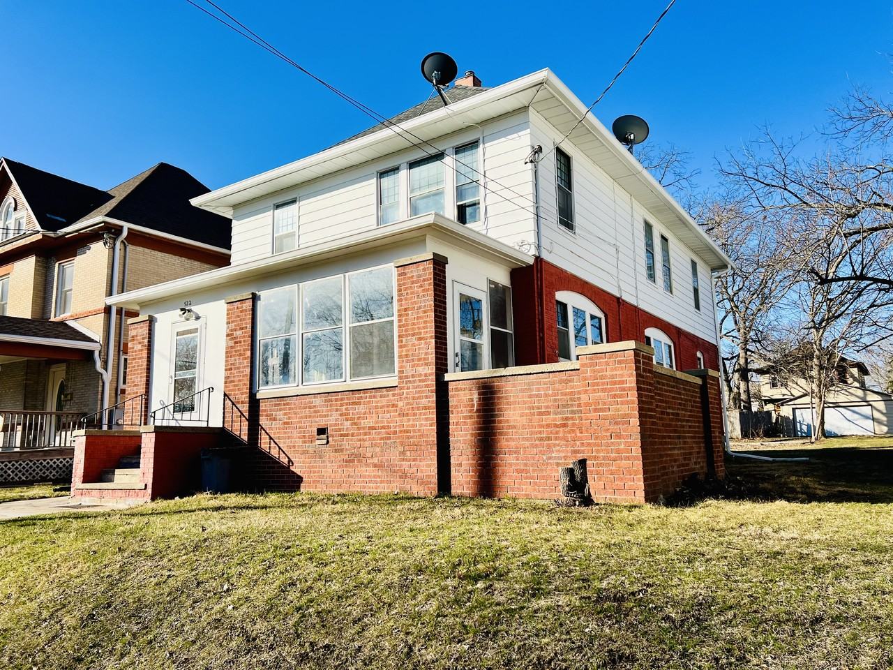 522 Denver Street Apartments in Church Row Historic, Waterloo, IA 50702