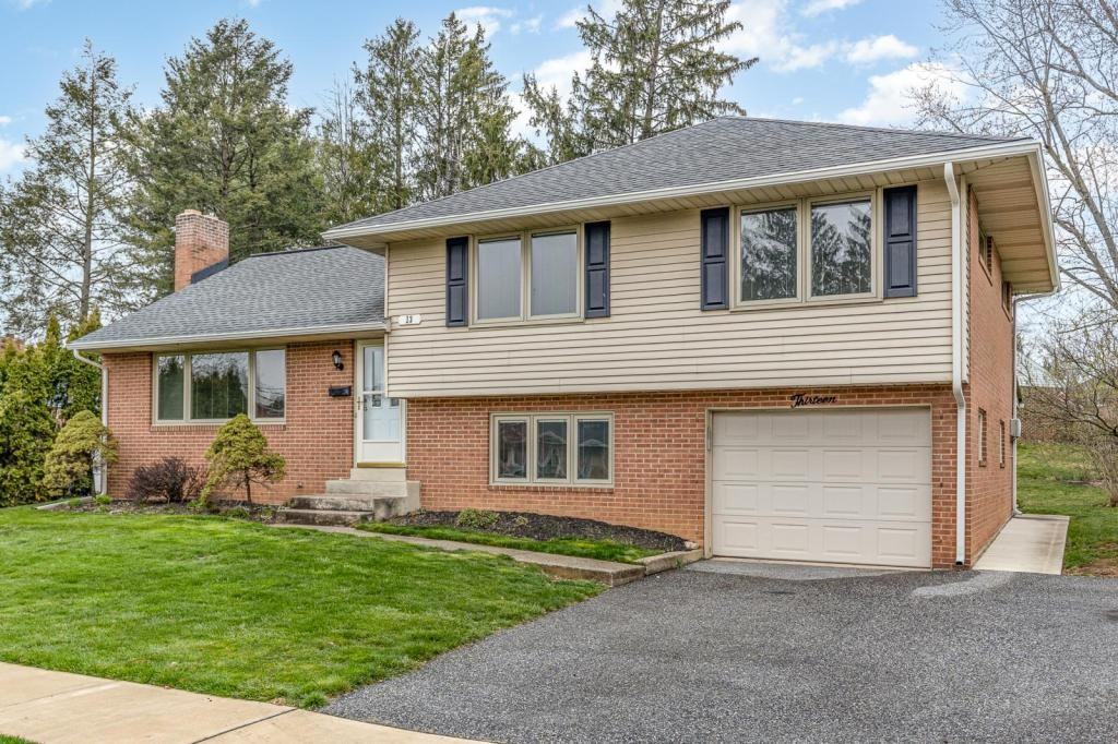 13 Colgate Dr - Photo 2 of 25