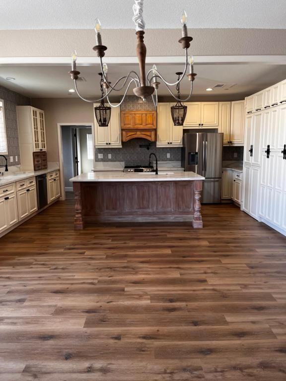 4421 Stetson Ave - Photo 4 of 17