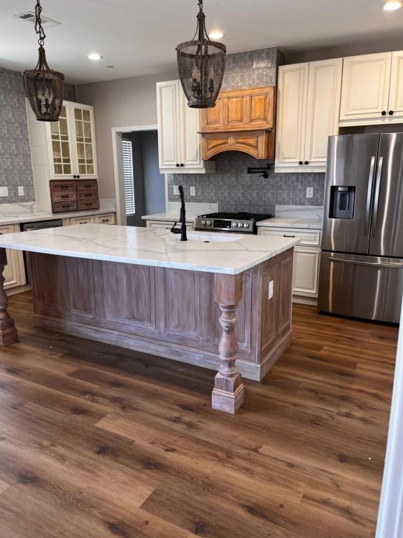 4421 Stetson Ave - Photo 5 of 17