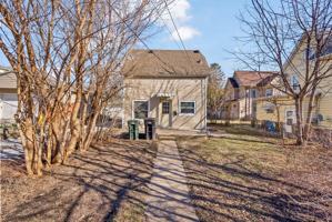 featured image of 309 W 10th St