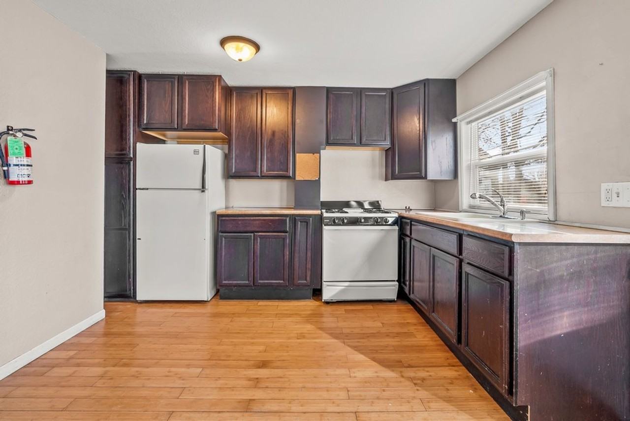 309 W 10th St - Photo 4 of 15