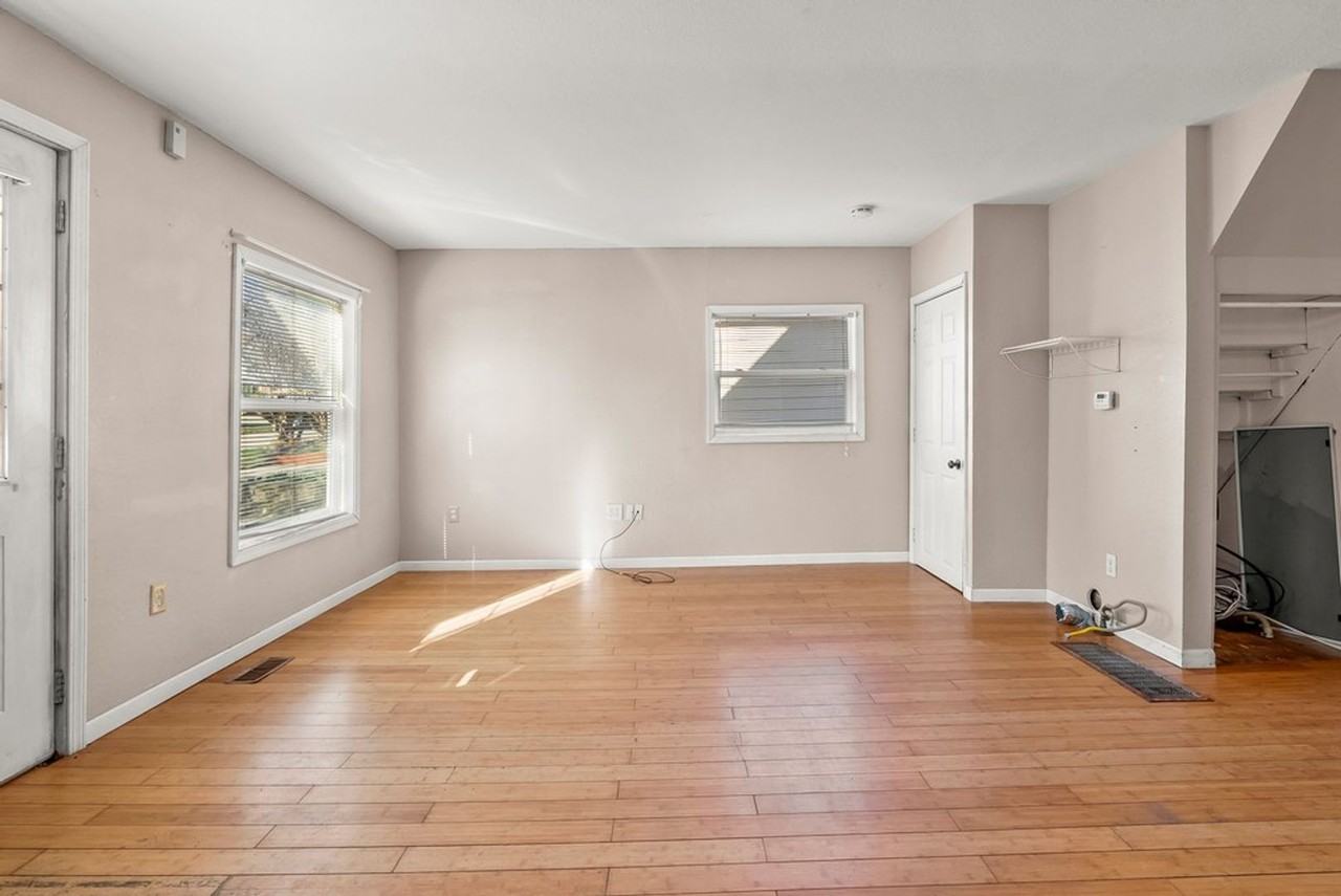 309 W 10th St - Photo 7 of 15