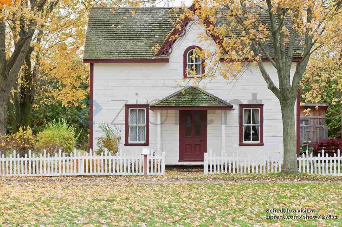 1313 S Disneyland Dr