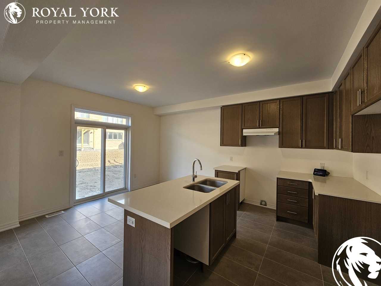 1-94 Northrop Avenue, Clarington, Ontario L1B 0W8 - Photo 3 of 31