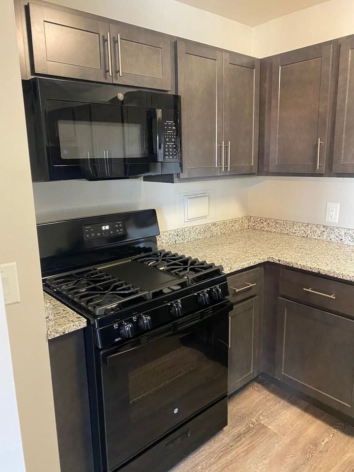 Hewitt Gardens Apartments - Photo 2 of 11