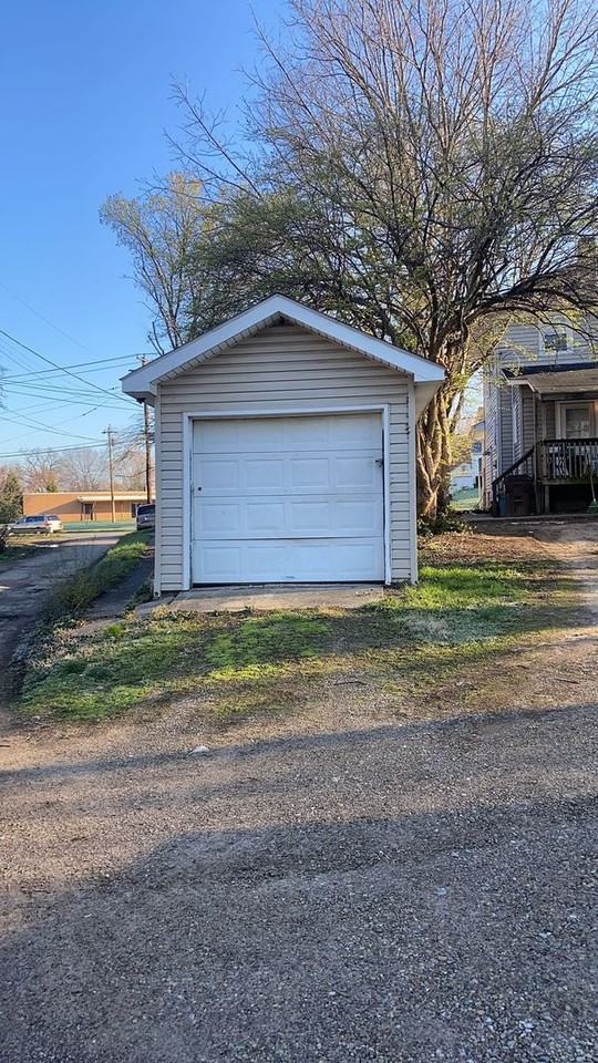 2310 S Sutphin St - Photo 3 of 23