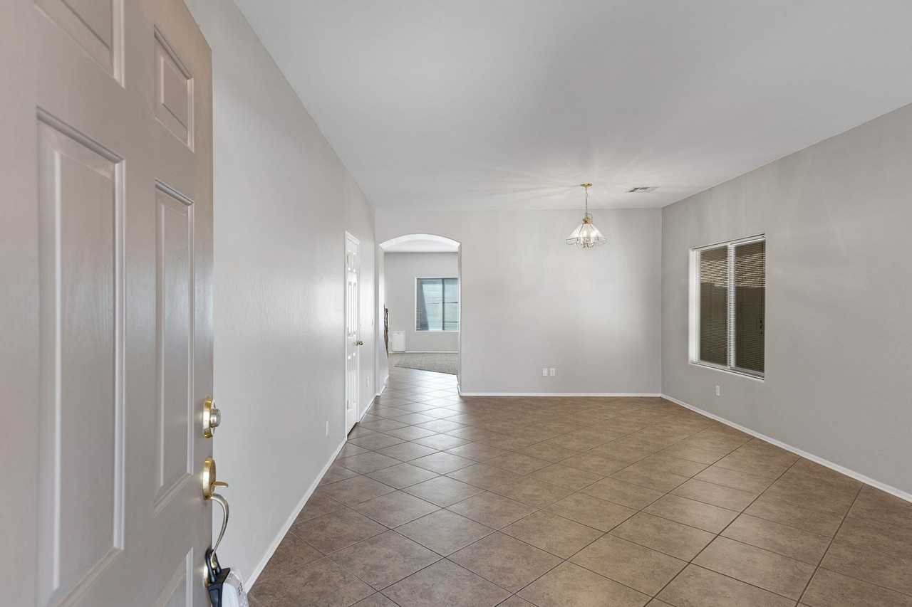 2725 W Jasper Butte Dr - Photo 3 of 41
