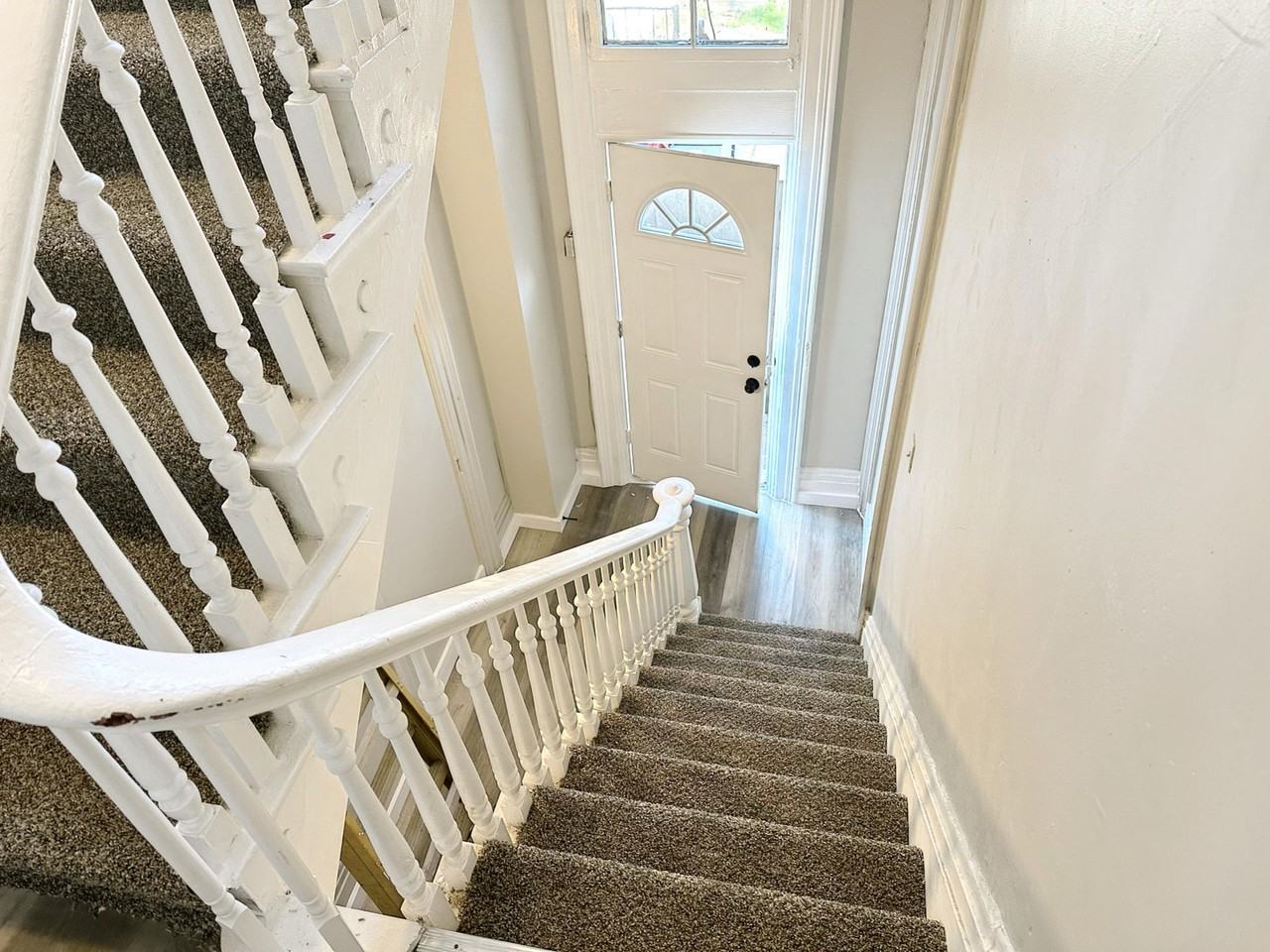 Banklick Duplex - Photo 2 of 15