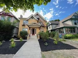 featured image of 405 Alexander St