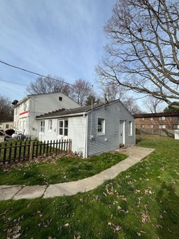 721 Pennsylvania Ave - Photo 2 of 23