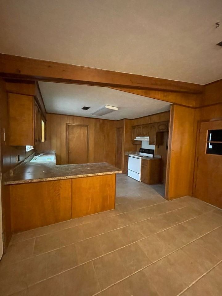 2950 Clark Lane - Photo 2 of 11