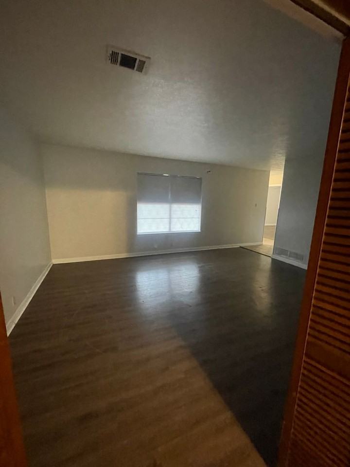 2950 Clark Lane - Photo 5 of 11