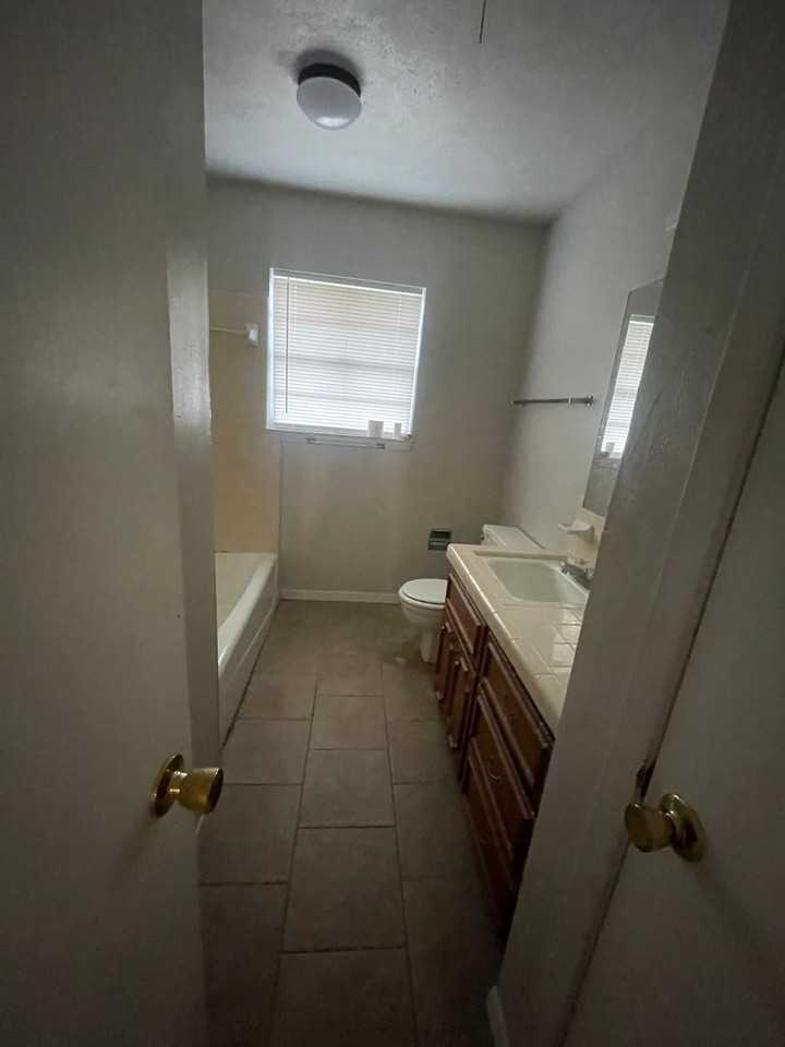 2950 Clark Lane - Photo 6 of 11