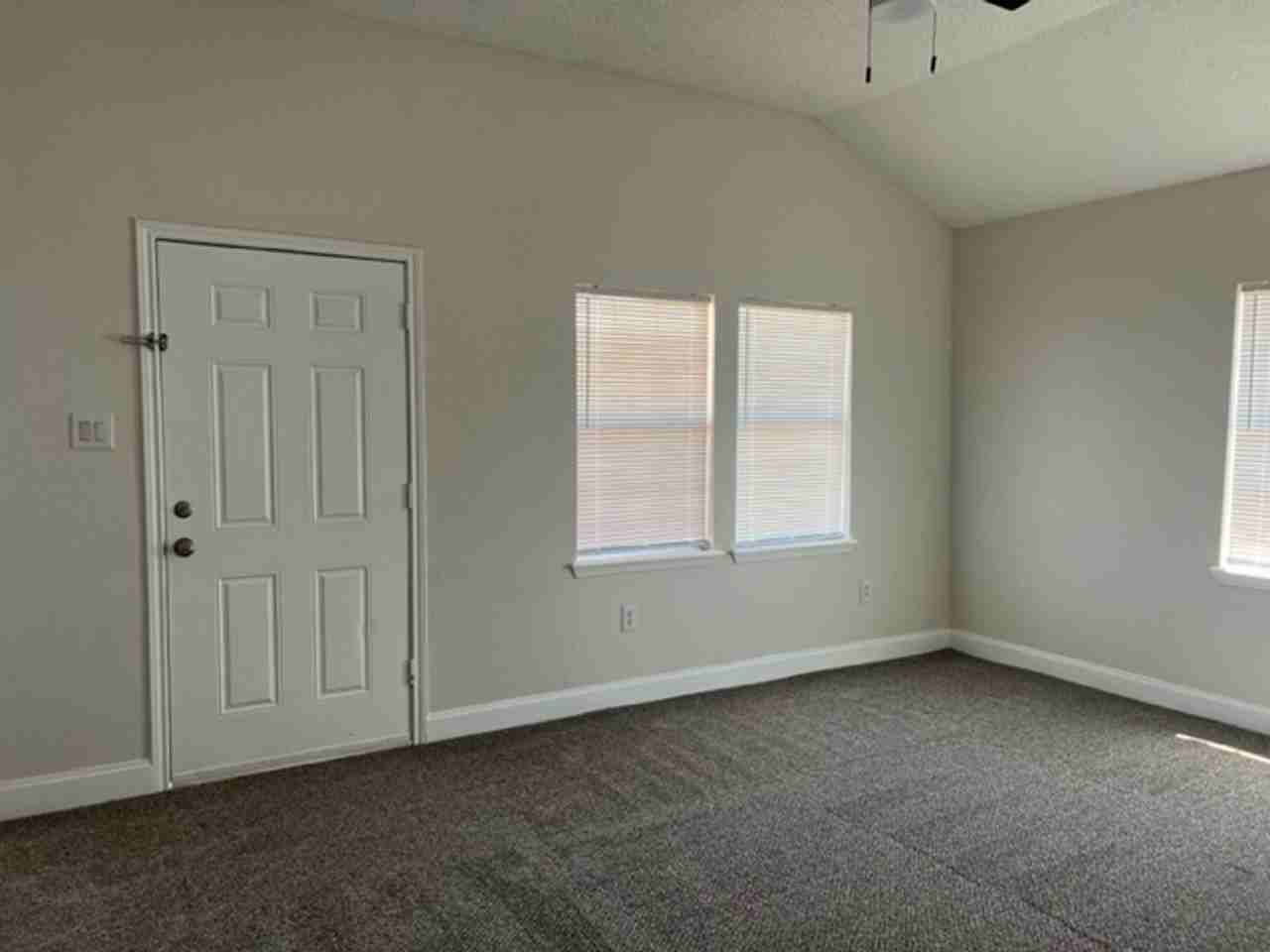 3466 Clinton St - Photo 3 of 20