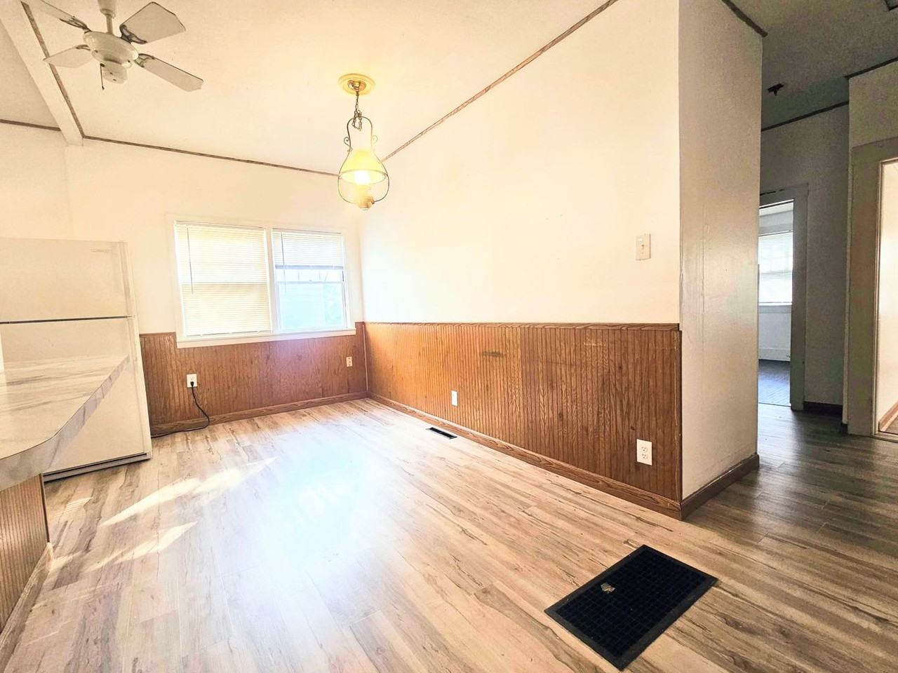 12 S Plum St - Photo 4 of 21