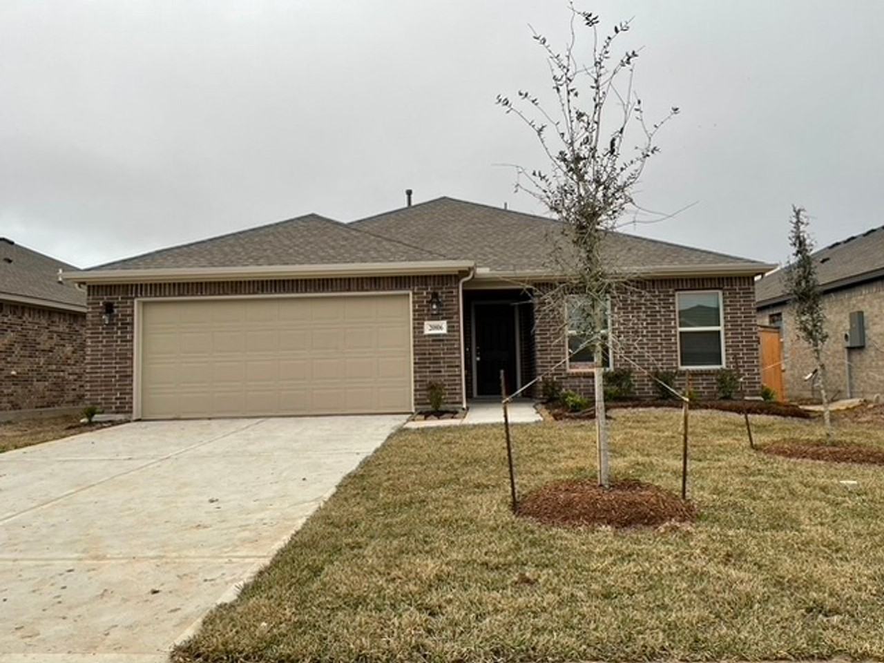 20806 Acorn Valley Drive - Photo 4 of 25