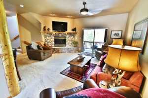 featured image of 33 Skyline Dr