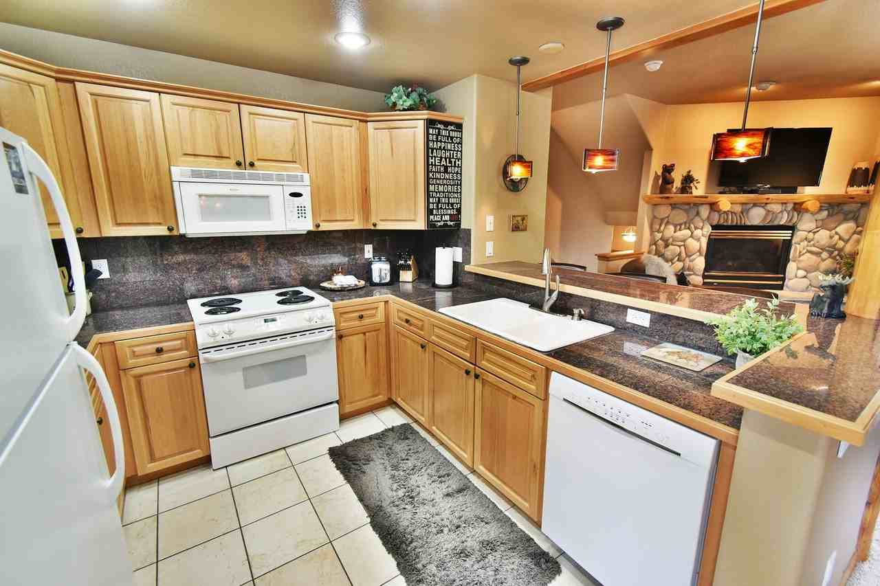 33 Skyline Dr - Photo 4 of 24