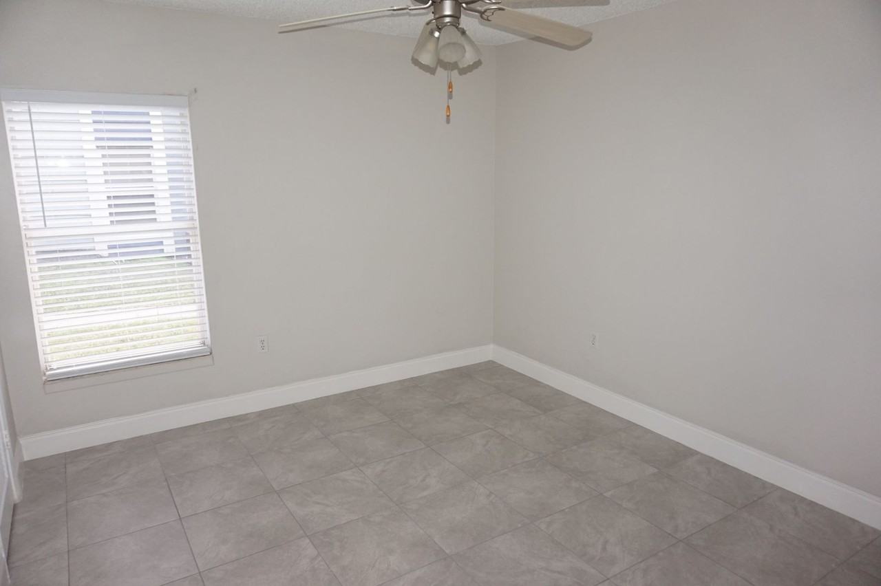 3819 Bowline Cir #101 - Photo 5 of 8