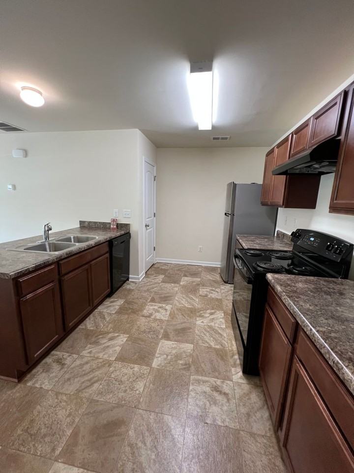 416 Oconner Blvd - Photo 4 of 25