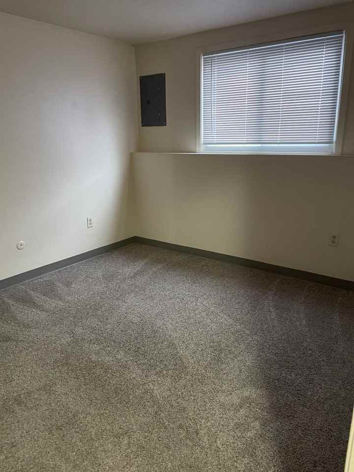 Maplewood Apartments 305418 Betsy Ross Pl / 305417 Paul Revere Pl